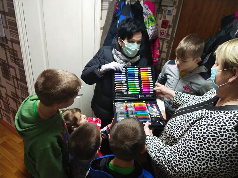 Депутат Госдумы поздравила детей из социального приюта Брянского района