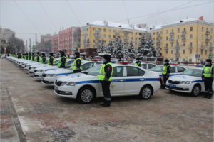 Парк областной ГИБДД пополнился на 43 патрульных и четыре учебных авто