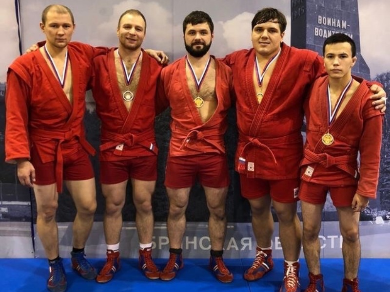 Брянские самбисты взяли четыре «золота» из восьми на чемпионате ЦФО