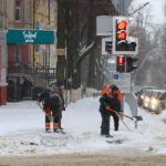В Брянске ликвидируют последствия обрушившегося на город снегопада