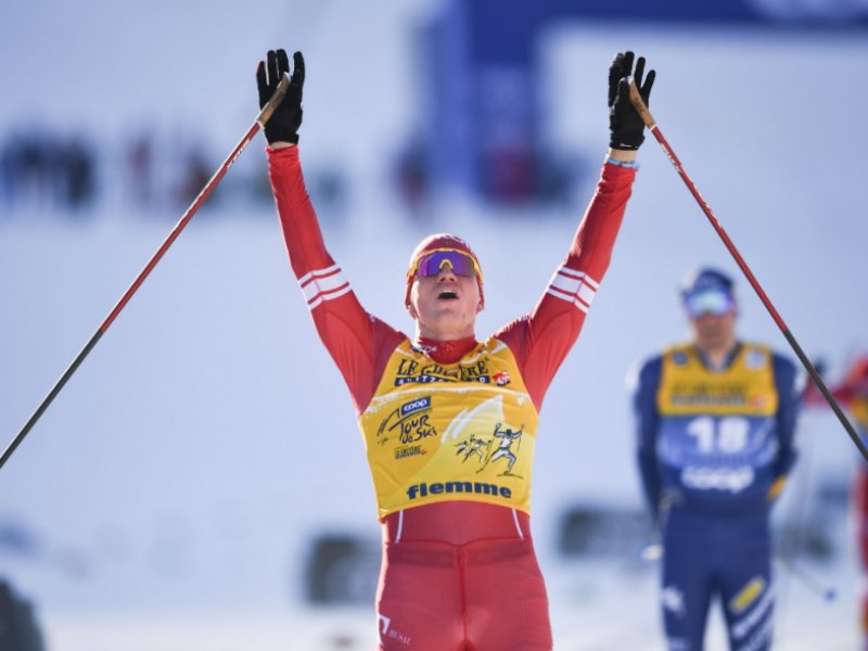 «Борьба была до последних метров»: Александр Большунов одержал пятую победу подряд на «Тур де Ски»