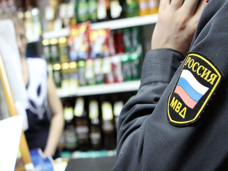 Продавщица из Бежицы попалась на повторной продаже пива подросткам
