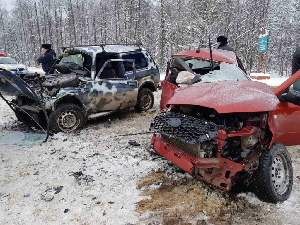 В лобовом ДТП под Карачевом погибла 53-летняя женщина-водитель