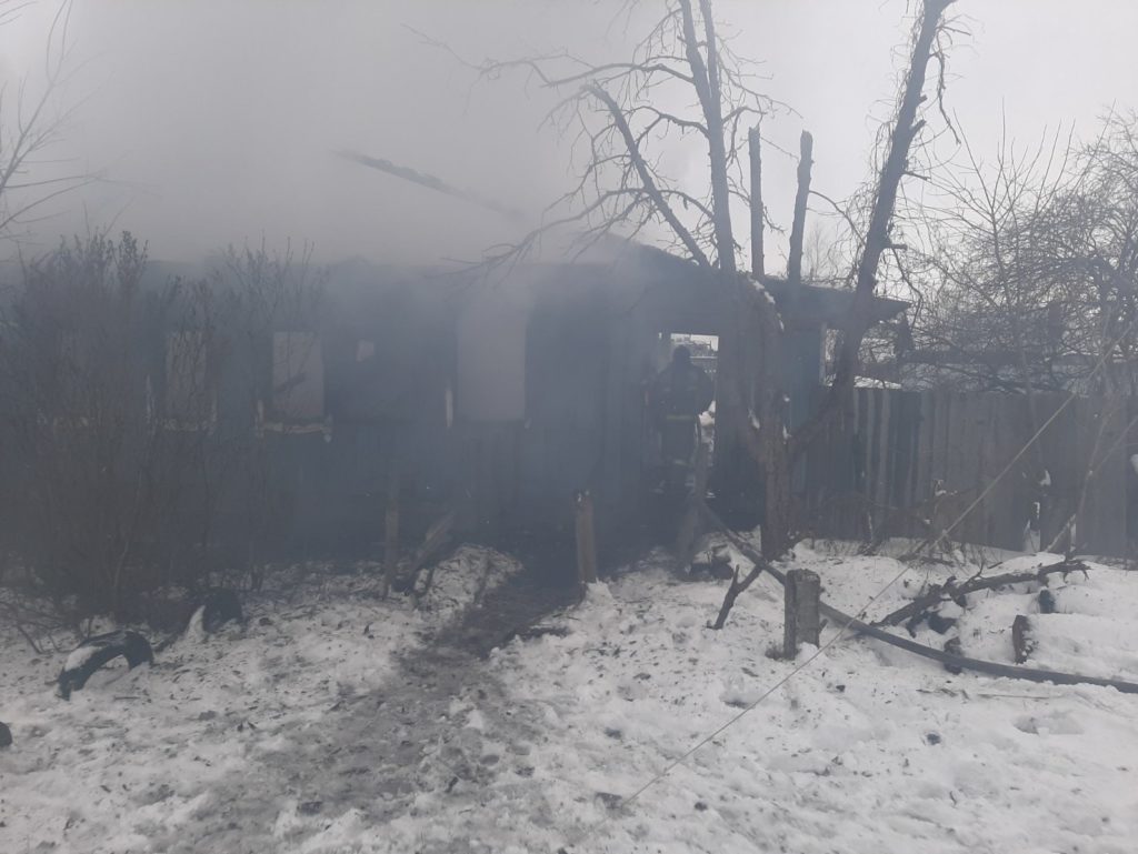 В Володарском районе Брянска сгорел жилой дом. О пострадавших не сообщается
