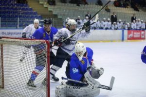 Хоккейный «Брянск» проиграл питерскому «‎Динамо-576», игроки устроили массовую драку