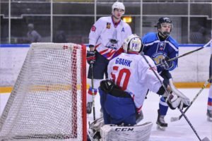 Хоккейный «Брянск» вчистую проиграл в Рязани местным «десантникам»