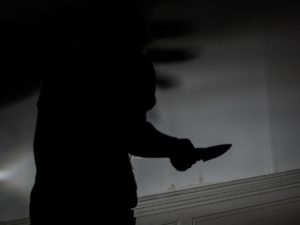 В Брянске в микрорайоне «Речной» ночью в драке подрезали мужчину