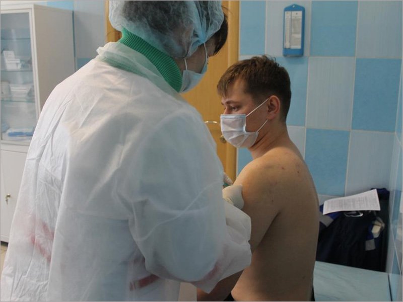 Темп вакцинации в Брянской области составляет чуть более 1500 человек в день