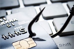 Восемь из десяти мошенничеств в Брянской области в 2022 году — интернет-мошенничества