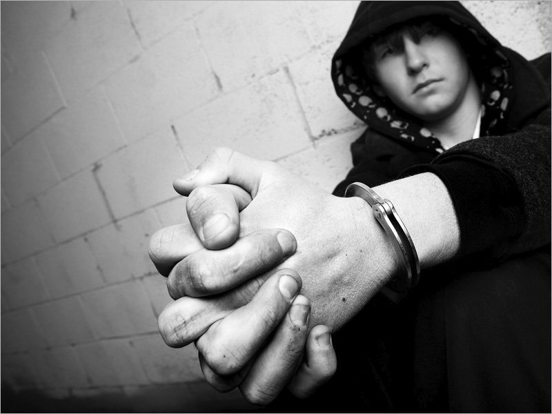 Основа брянской подростковой преступности – кражи и наркозакладки