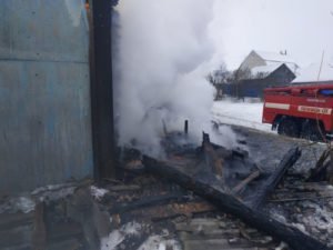 Пожар жилого дома в Мглинском районе тушили почти час