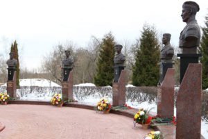В Брянске торжественно почтили память о подвиге десантников 6-й роты
