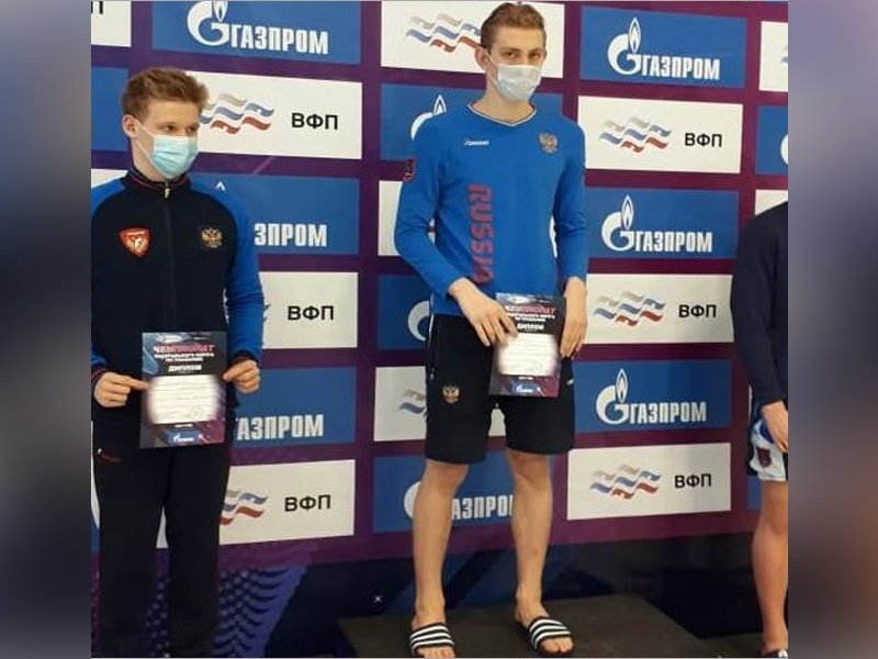 Брянские пловцы Илья Бородин и Марьяна Гапеева привезли из Обнинска несколько побед и рекордов