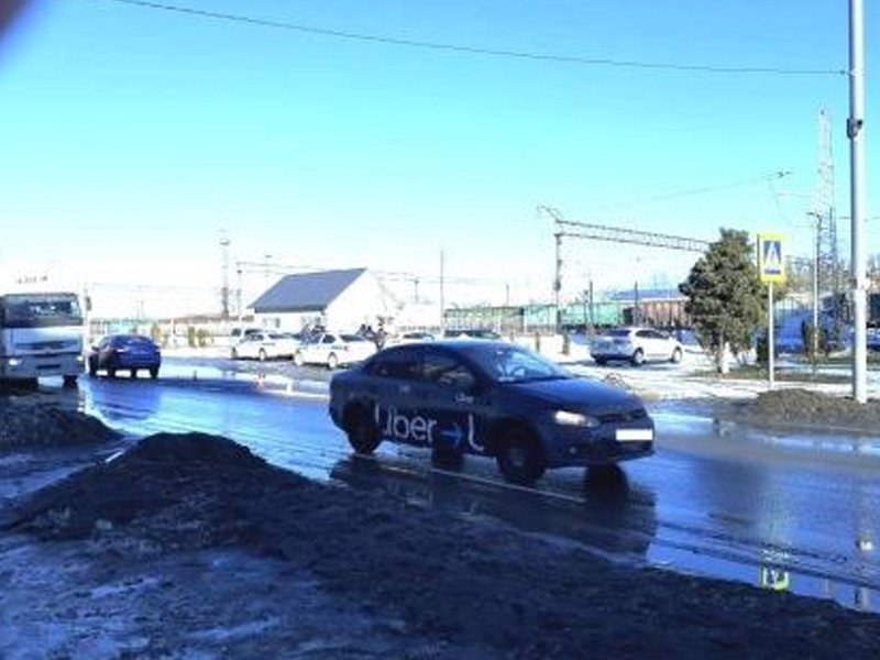 В Брянске таксист-лихач сбил 11-летнего школьника. Мальчик госпитализирован