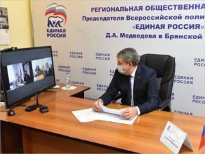 Александр Богомаз проводил ремонт и благоустройство в районах Брянской области онлайн