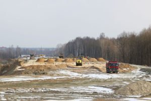 Для дороги-дамбы «Брянск-I — Брянск-II» завезли миллион кубометров грунта