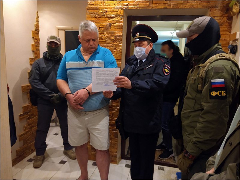 Экс-директор брянского филиала полицейского ФГУП задержан за торговлю патентами для гастарбайтеров
