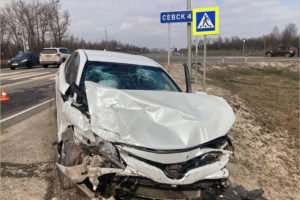 Водитель Camry под Севском получил в ДТП рубленую рану головы