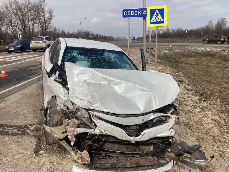Водитель Camry под Севском получил в ДТП рубленую рану головы