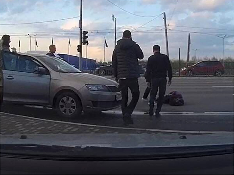 В Брянске сбитая машиной возле «Линии» женщина попала в больницу