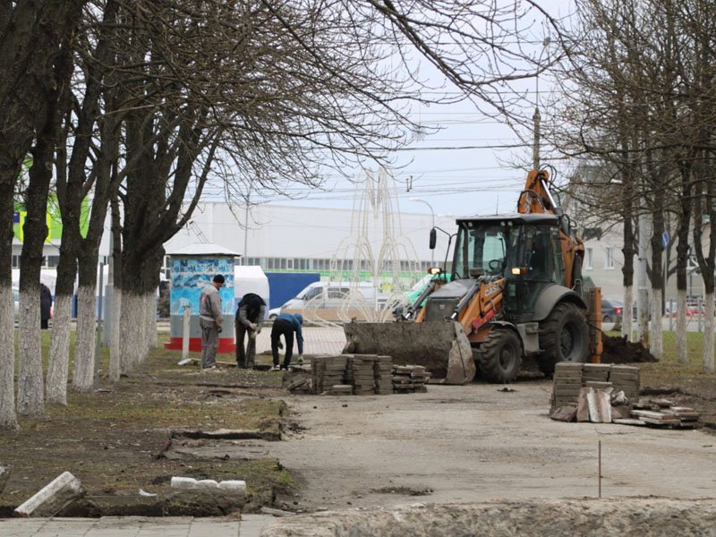 В Брянске начался капремонт сквера имени Игната Фокина. К 125-летию района