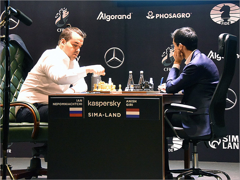 Ян Непомнящий вышел в лидеры возобновившегося шахматного турнира претендентов