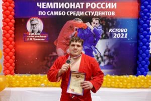 Брянский самбист стал вице-чемпионом России среди студентов