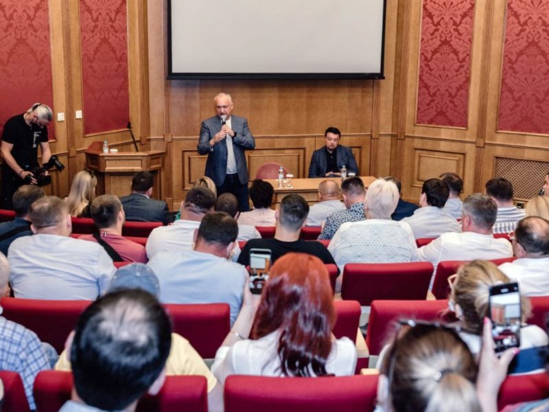 Навстречу выборам: лидеры коммунистов и социалистов Молдавии провели встречи с представителями диаспоры в России