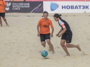 Брянские футболистки-пляжницы бьются за пятое место чемпионата России