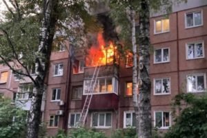 В Брянске выгорела квартира в многоэтажке по проспекту Ленина. Погибла женщина