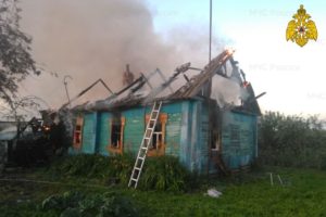В комаричском селе сгорел жилой дом. Жертв нет
