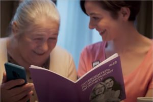 Tele2 приглашает волонтёров в кампанию «Чужих бабушек не бывает»