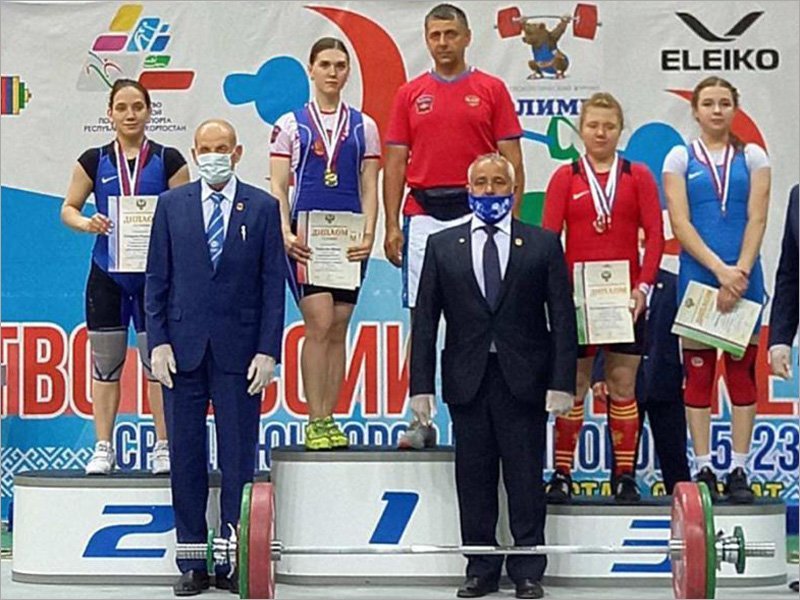 Брянские тяжелоатлеты завоевали четыре медали на первенстве России