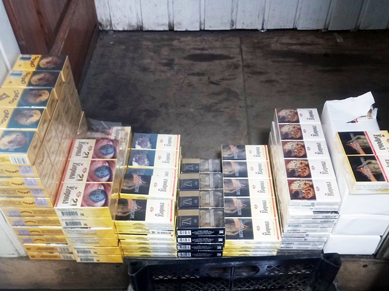 Брянские таможенники обнаружили в магазинах три тысячи пачек белорусских сигарет