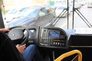 Брянские транспортники поделились видео с «приключениями» водителей автобусов