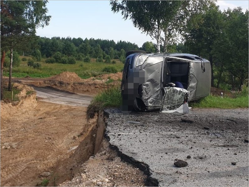 На ремонтируемой местной дороге в Навлинском районе погиб водитель Hyundai Getz