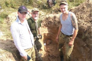 Брянские поисковики подняли останки советского солдата в Калужской области