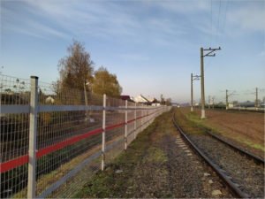 Пьяный бежичанин проломил забор у Орджоникидзеграда, пытаясь пройти домой коротким путём