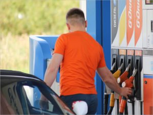 Последняя неделя весны вновь отмечена лёгким снижением цен на бензин — Росстат