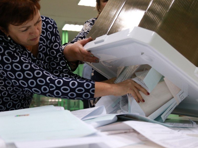 В ЦИК подсчитаны 16% протоколов на думских выборах по партийным спискам