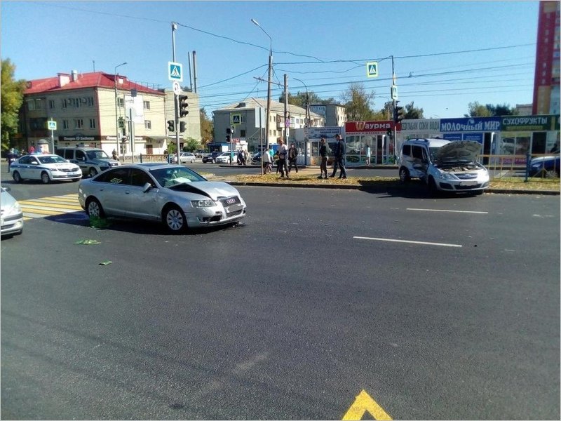 В Брянске на проспекте Станке Димитрова водитель-нарушитель сломал себе шею