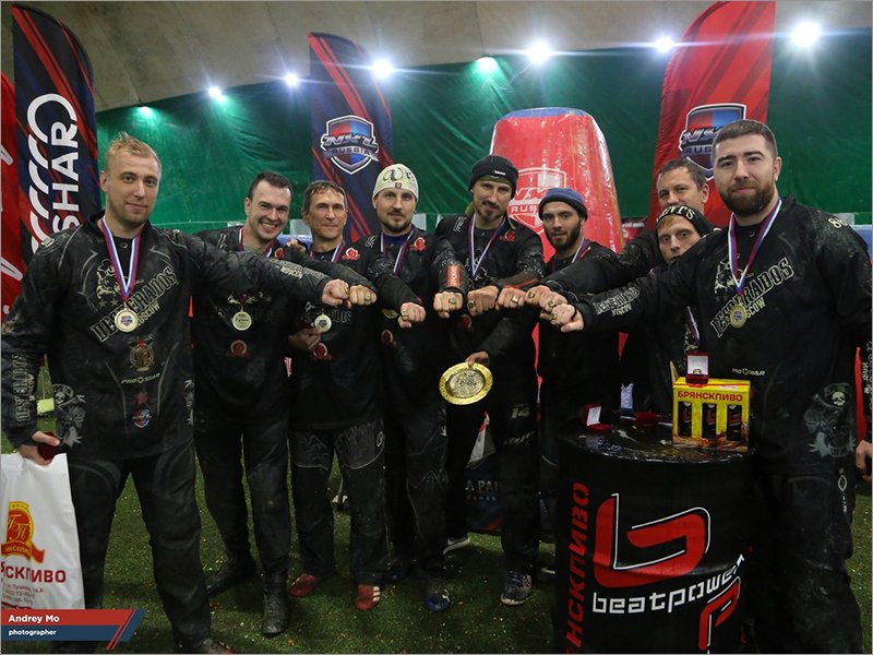 Гранд-финал первого сезона мировой лиги NXL в России выиграла команда с логотипом «Брянскпиво»