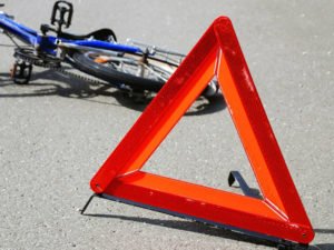 В Дятьково легковушка сбила насмерть пожилую велосипедистку
