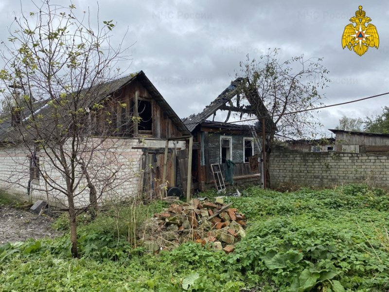 В сгоревшем доме в Почепе погиб 48-летний мужчина
