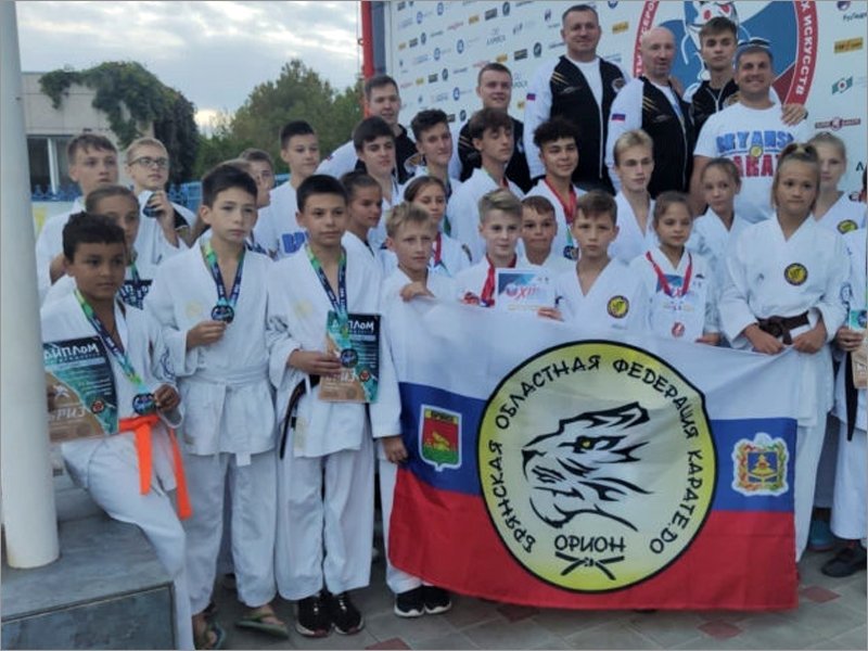 Брянские спортсмены вернулись с юношеских Игр боевых искусств с девятью медалями