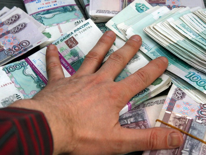 Оренбургский гость обокрал брянского приятеля и за сутки спустил 700 тысяч рублей
