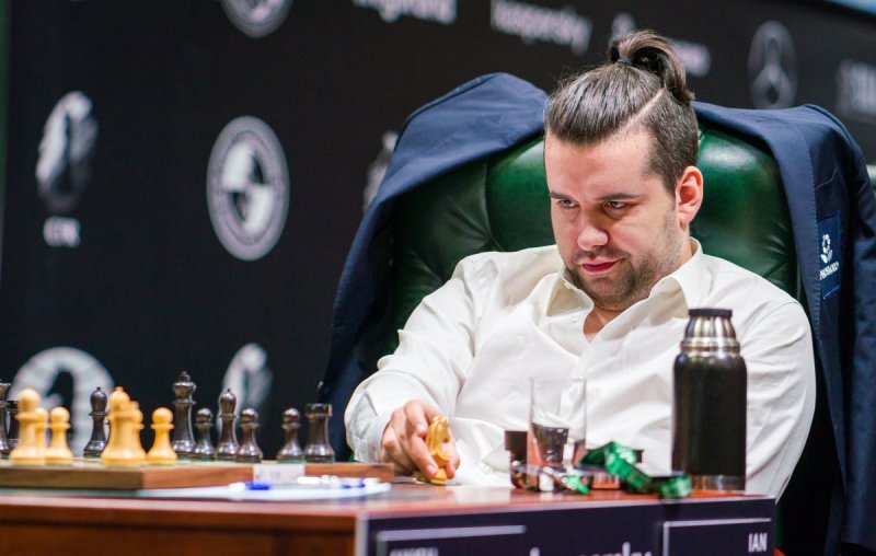 Ян Непомнящий сыграет с Андреем Есипенко в полуфинале шахматного «Тура чемпионов»