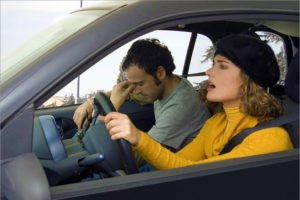 Женатые мужчины и замужние женщины водят аккуратнее — автостраховщики