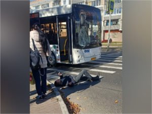 На проспекте Московском в Брянске пешеход попал под автобус