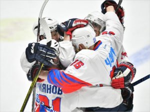 Хоккейный «Брянск» прервал серию поражений, дважды обыграл «Россошь»